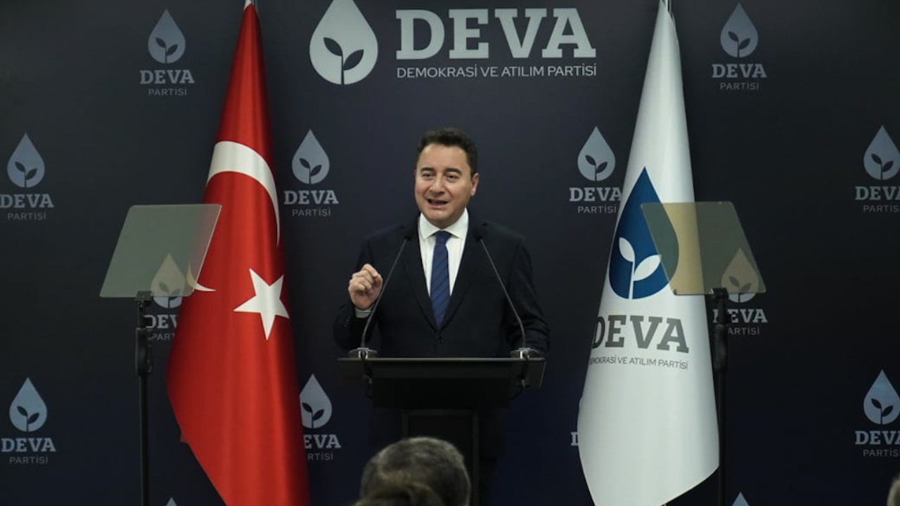 Babacan'dan Erdoğan'a: BAE 15 Temmuz'un arkasında mıydı, değil miydi; suç örgütü liderinin videoları mı sizi m