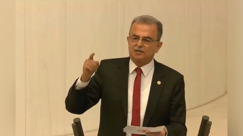 CHP'li Girgin: Vatandaşa içi boş tost, Yazlık Saray’a 37 milyon