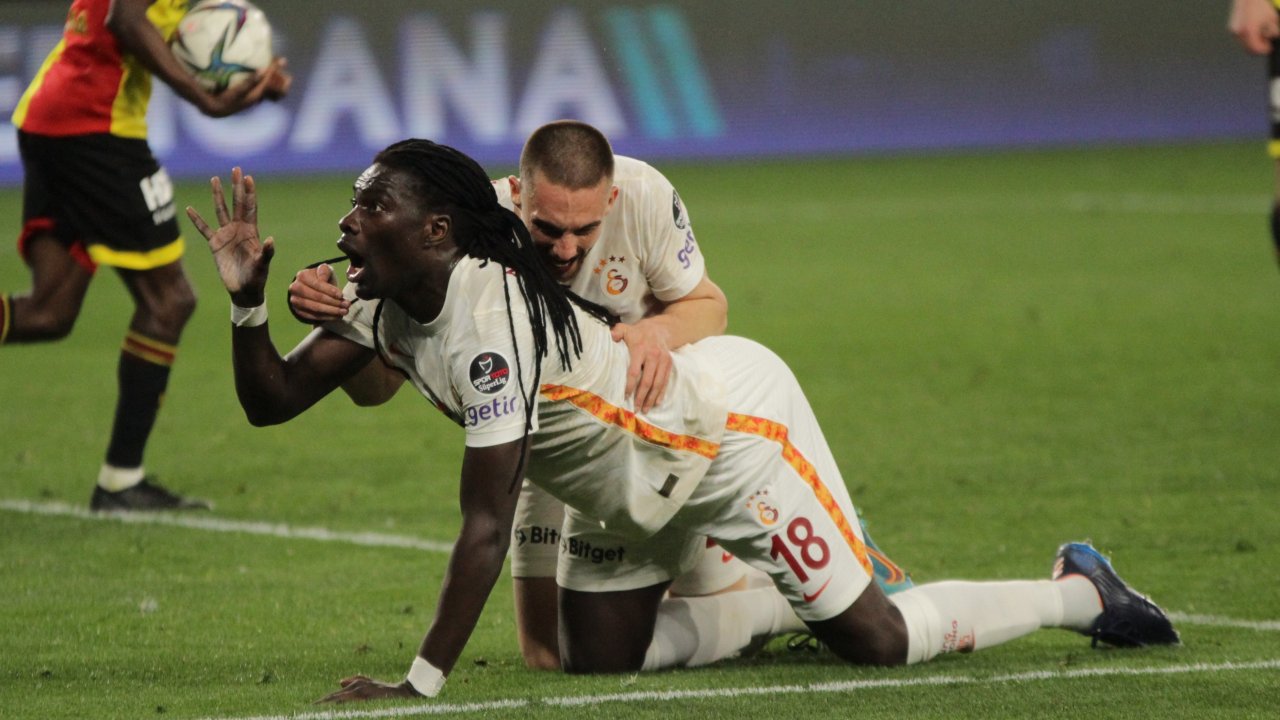 Başkan Vekili Talat Papatya, Galatasaraylı futbolcuyu hedef aldı: Utanmaz, terbiyesiz!