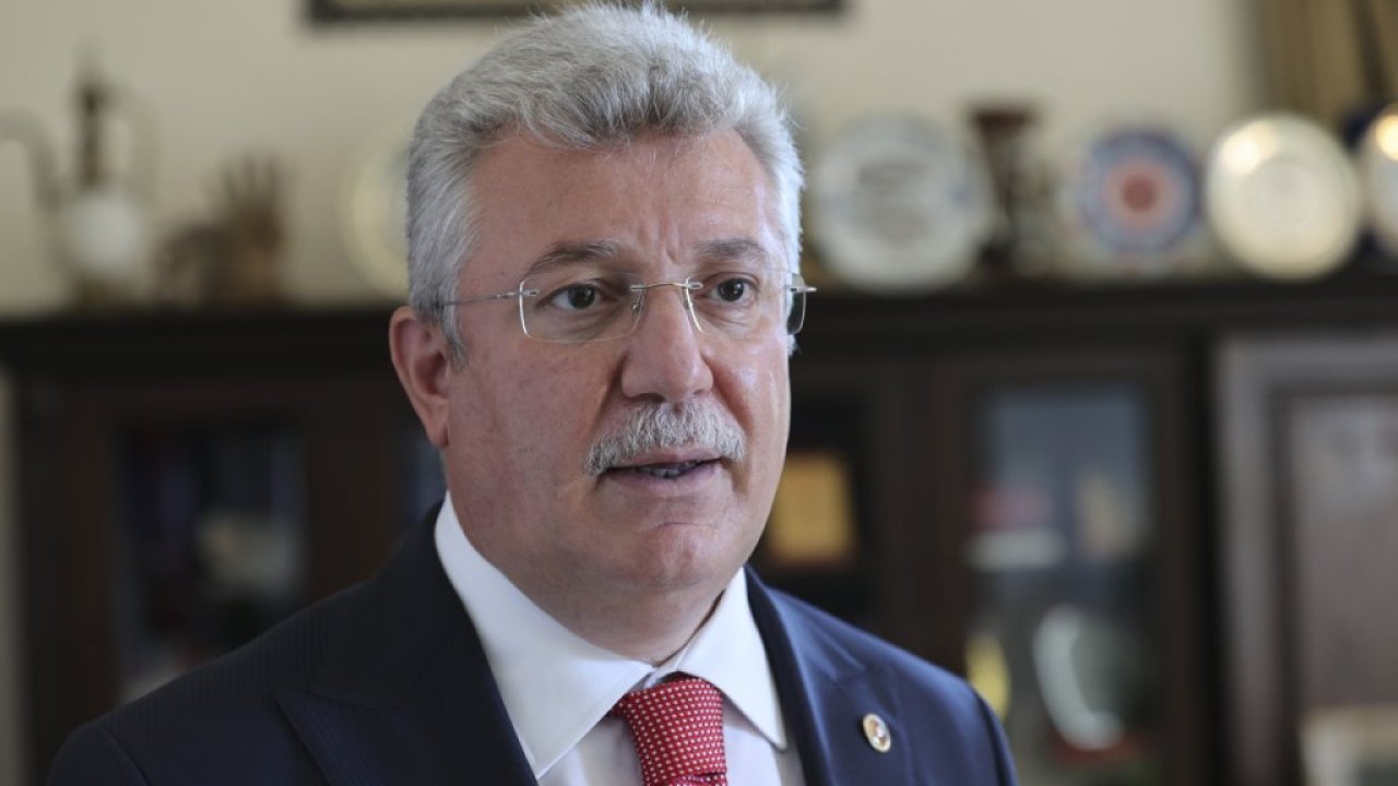 AKP'li Akbaşoğlu'ndan 'anadilimizde konuşma yapamıyoruz' diyen HDP'li Beştaş'a: Meclis İçtüzüğü açık, sonuç it