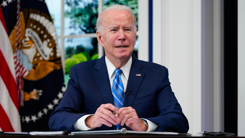 Biden: İki Rus bankasına yaptırım uyguluyoruz; işgal devam ederse yaptırımların devamı gelecek