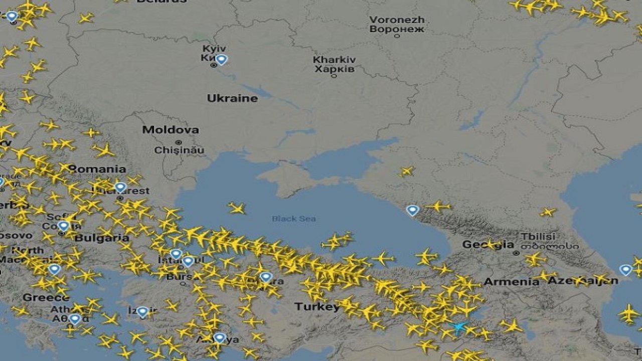 Rusya, Ukrayna'yı vurdu: Uçaklar Türk hava sahasını doldurdu