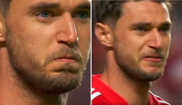 Benfica'nın Ukraynalı futbolcusu Yaremchuk, taraftarların Ukrayna desteği sonrası gözyaşlarını tutamadı