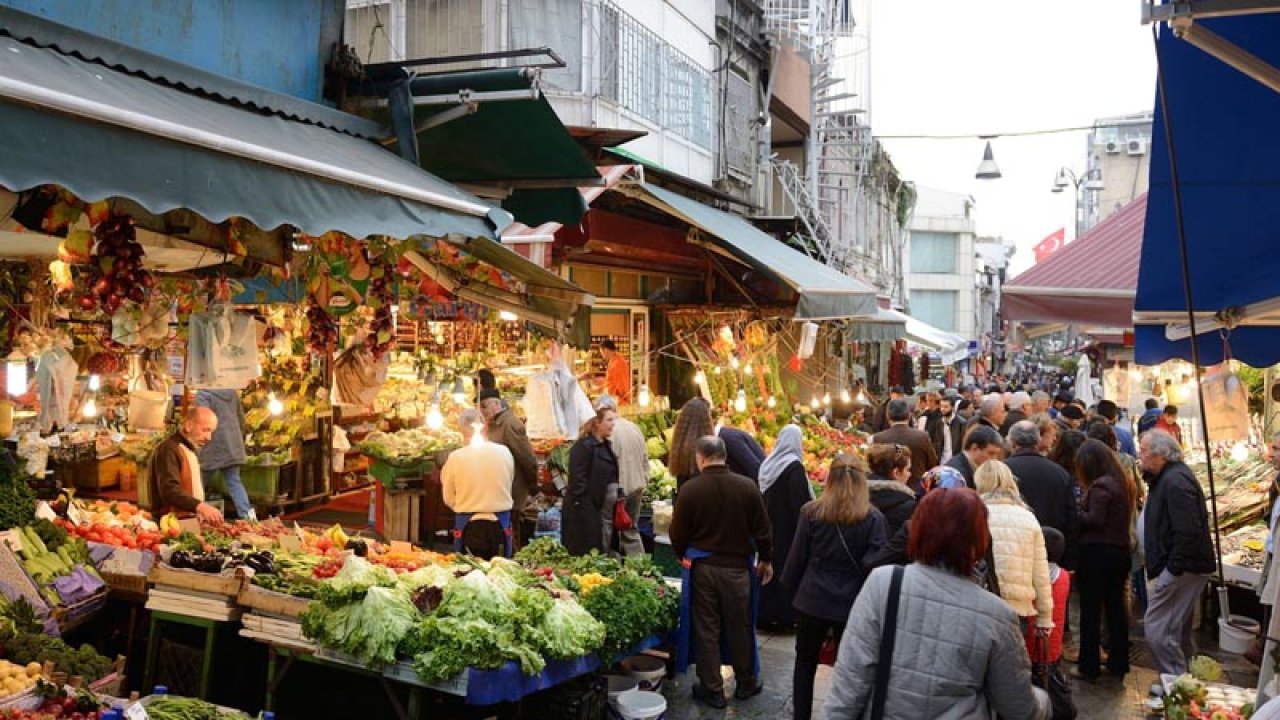 Dört kişilik ailenin aylık maliyeti 15 bin 360 TL'ye yükseldi