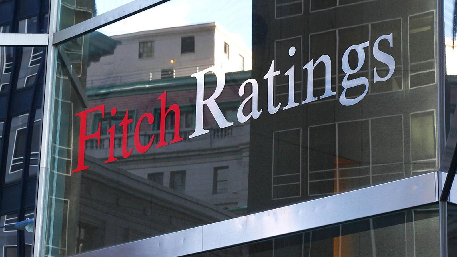 Fitch, Rusya'nın kredi notunu düşürdü