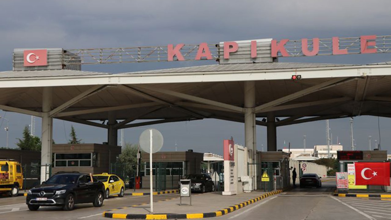 Rusya'nın Ukrayna'yı işgali: 47 Kırım Tatar Türkü daha Türkiye'ye getirildi