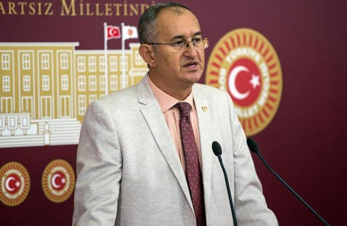 CHP’li Sertel: Mülakatı bırakın liyakata bakın