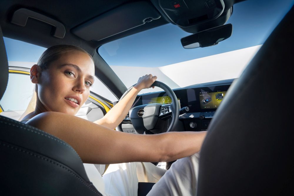 Opel, popüler modeli Astra’nın altıncı neslini yollara çıkarmaya hazırlanıyor