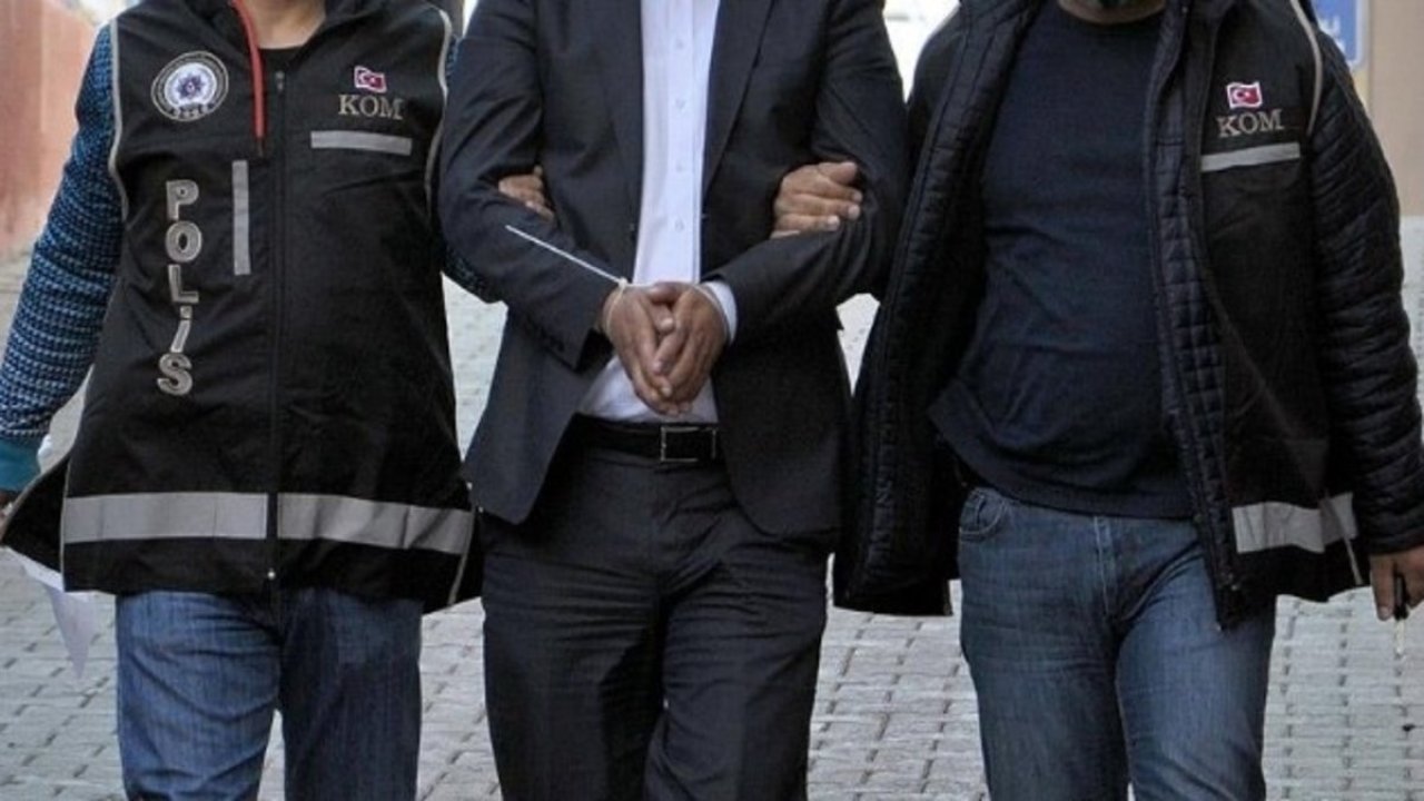 Adana'da FETÖ sanığı eski öğretmene 6 yıl 3 ay hapis cezası