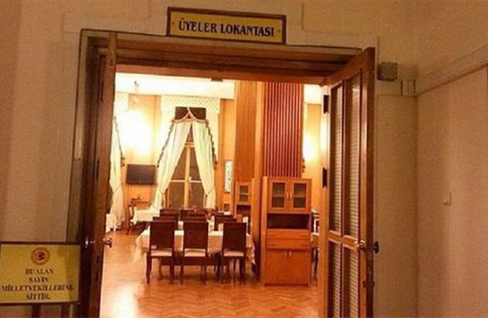 'Geçinmekte zorlanan' vekillere Meclis lokantasından 'zam' şoku!