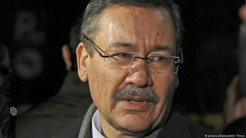 Melih Gökçek Koronavirüs'e yakalandı