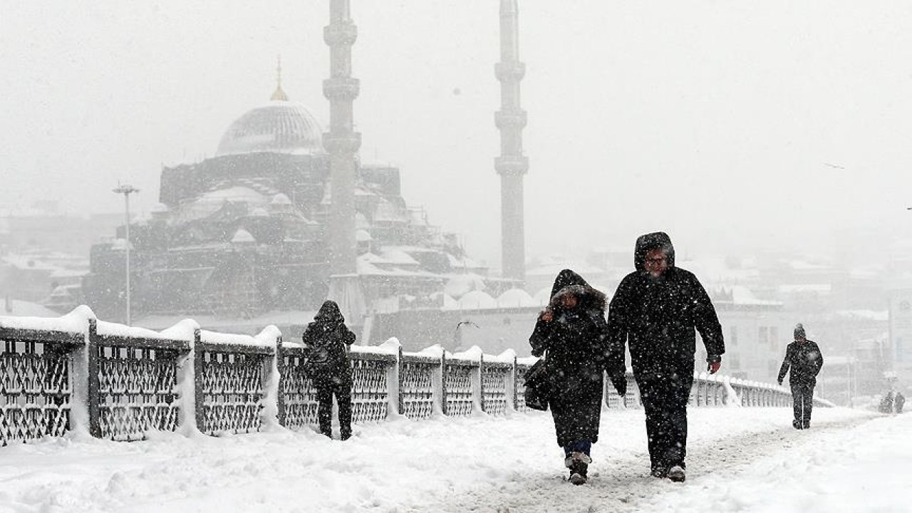 Meteoroloji uyardı: İstanbul'a kar geliyor
