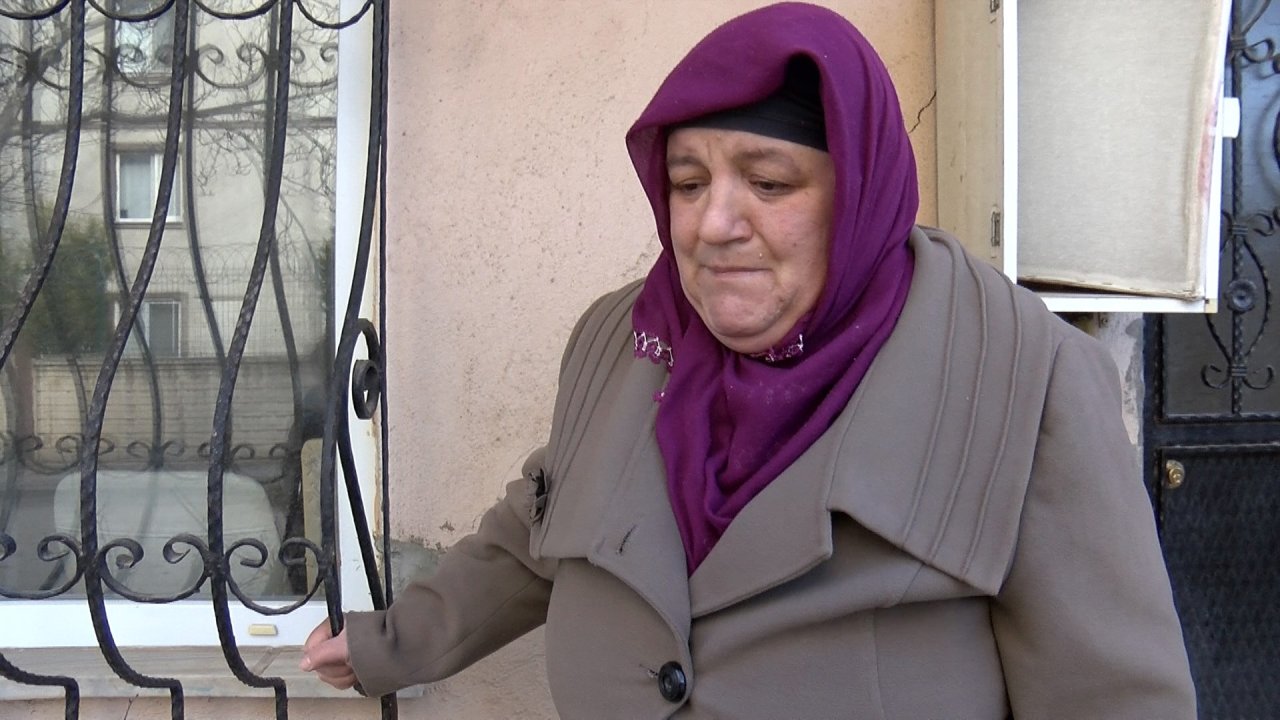 Evlat acısı evini sattırdı