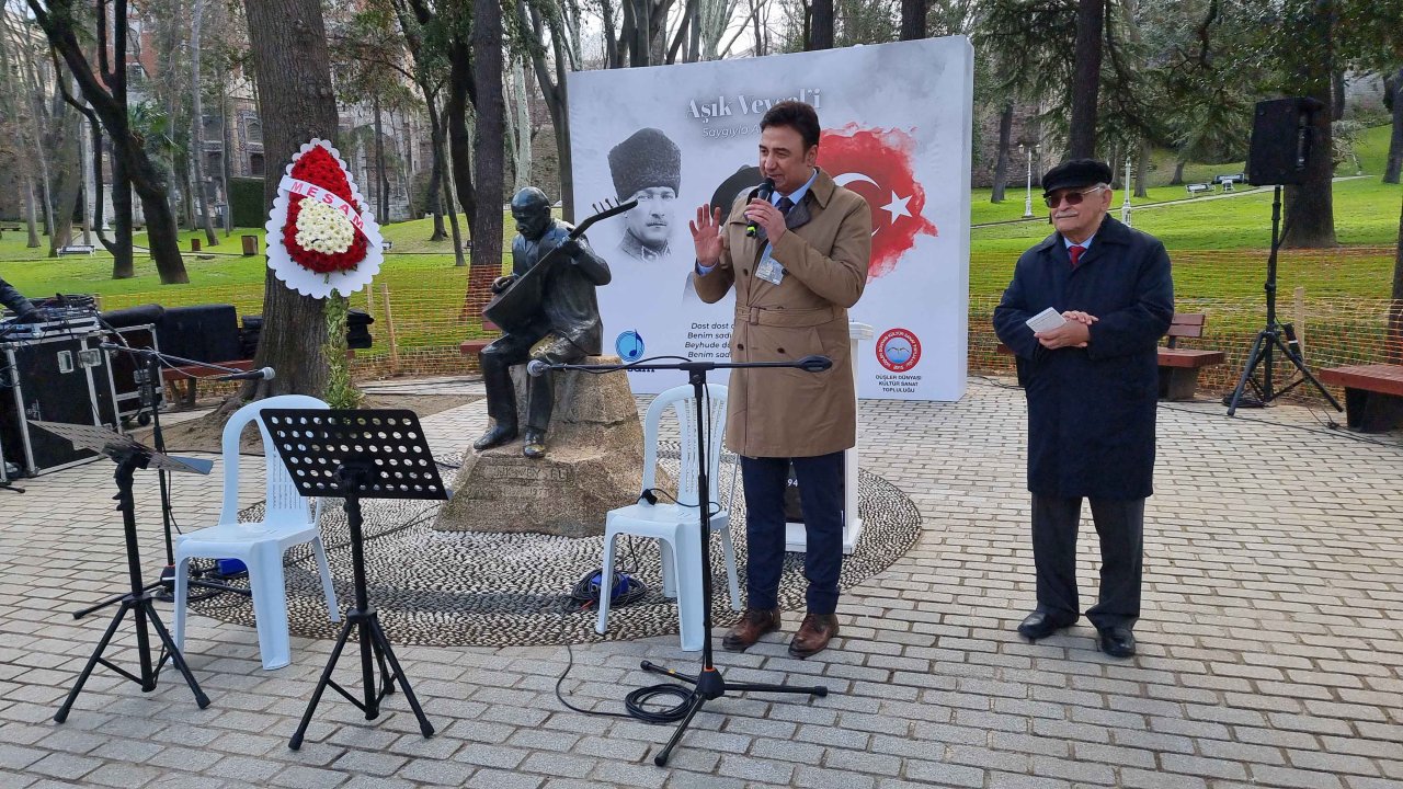Aşık Veysel vefatının 49. yılında Gülhane Parkı'nda anıldı