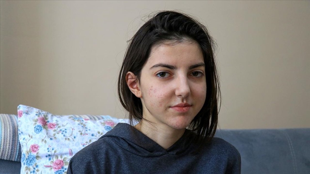 Sahipsiz köpeklerden kaçarken otobüsün çarptığı lise öğrencisi yaşama tutunuyor