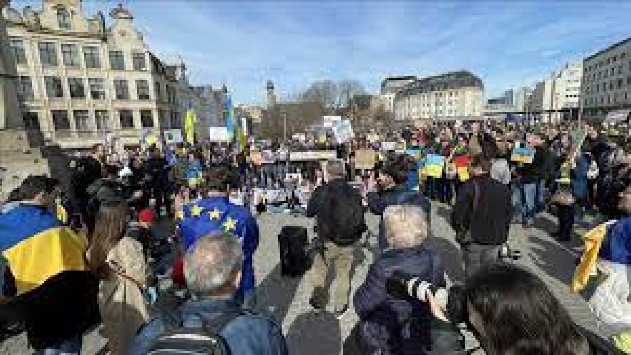 Brüksel'de, Ukrayna'daki savaş protesto edildi