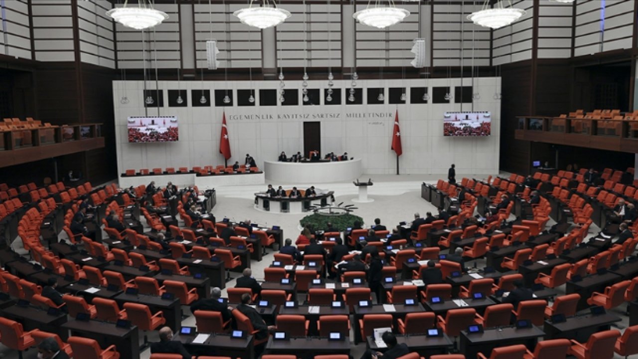 Meclis'te seçim kanunu mesaisi