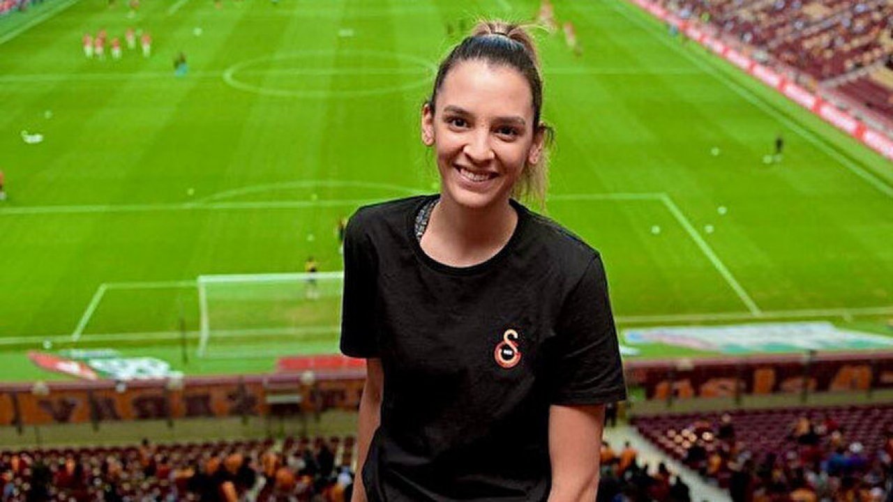 Rumen voleybolcu Alexia Carutasu, Türk vatandaşı oldu