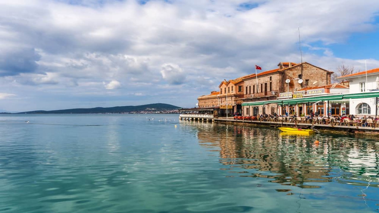 Midilli'den Ayvalık'a 25 ay sonra ilk turist kafilesi gelecek
