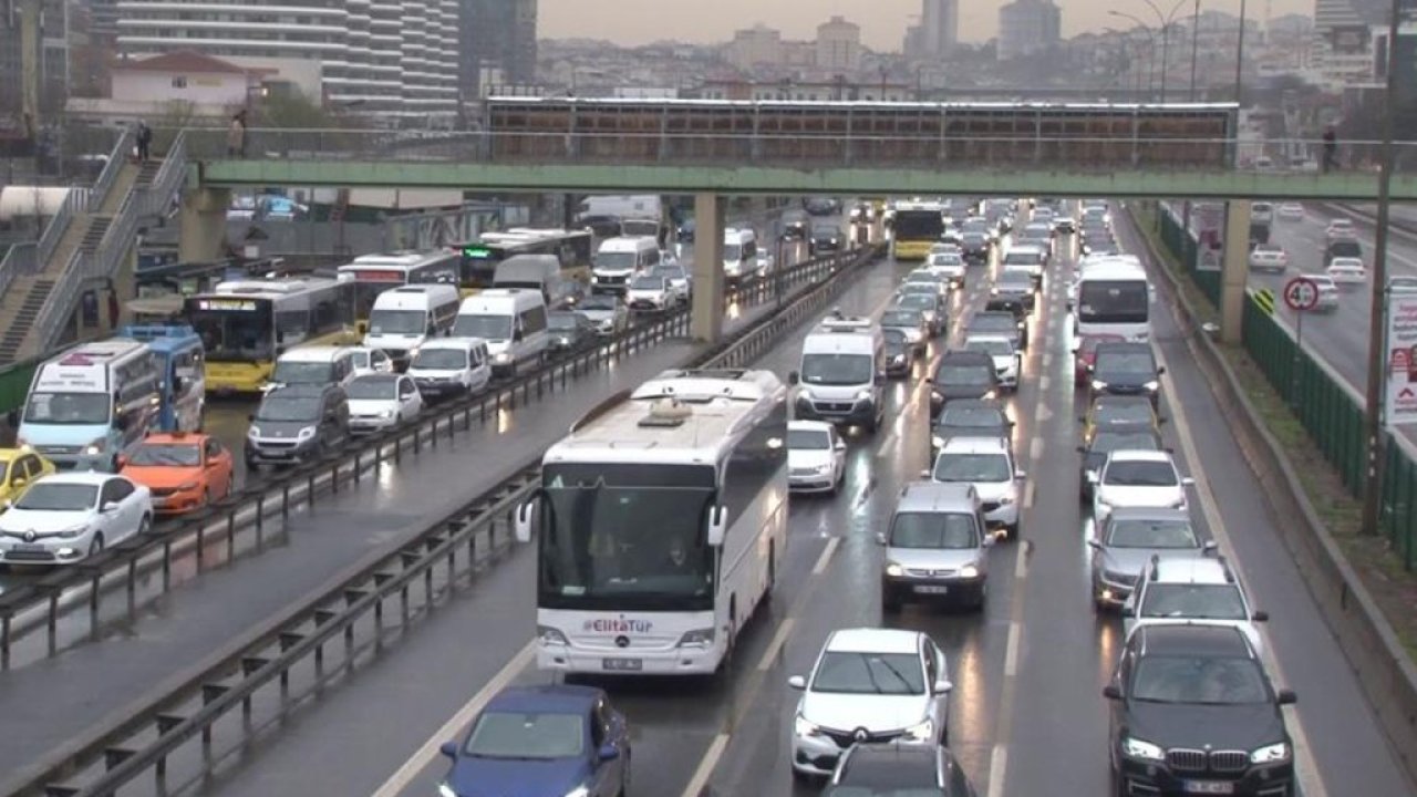 İstanbul'da trafik yoğunluğu yüzde 80'e ulaştı