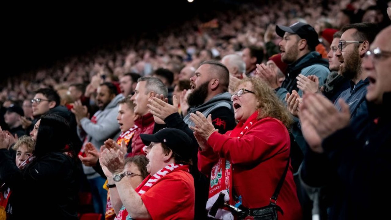 Liverpool taraftarı oğlunu kaybeden Cristiano Ronaldo için söyledi: 'You'll Never Walk Alone'