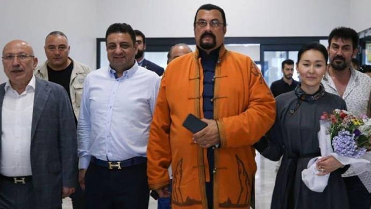 Ali Osman Akat, Steven Segael’ı dolandırmış