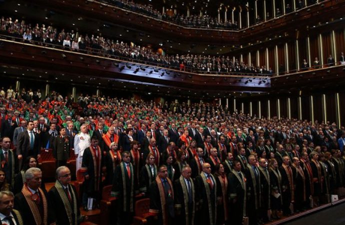 Sarayın davetine katılmayacak olan barolara, ‘alternatif adli yıl açılışı’ çağrısı