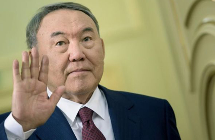 Kazakistan Devlet Başkanı Nazarbayev istifa etti