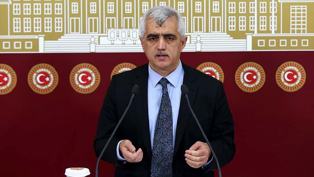 HDP'li Gergerlioğlu: Trajikomik bir hadise yaşanıyor, polisler kapıdaki çelengi bekliyor