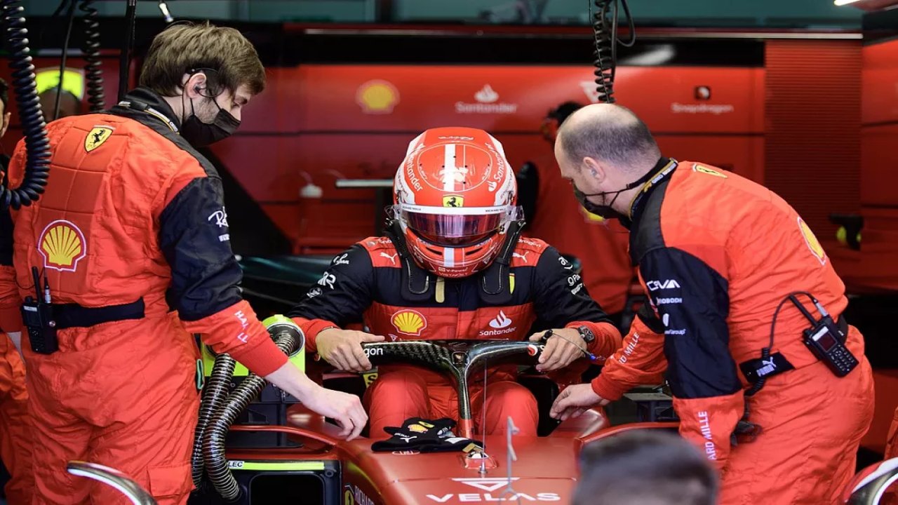 Charles Leclerc: Mercedes mücadeleye dönebilir