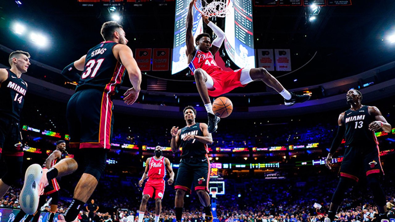 NBA'de Sixers ve Mavericks, serilerinde eşitliği yakaladı