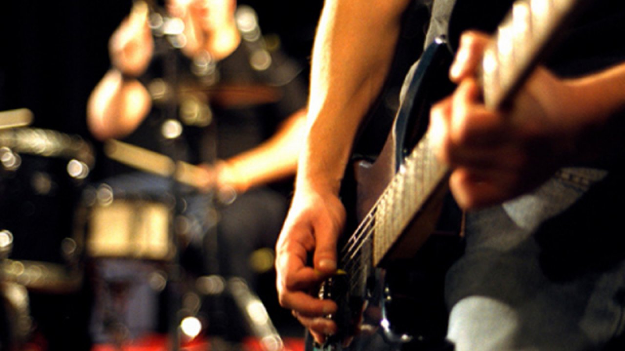 Müzik yasağının gece 01.00'e çekilmesine müzisyenler ne diyor?