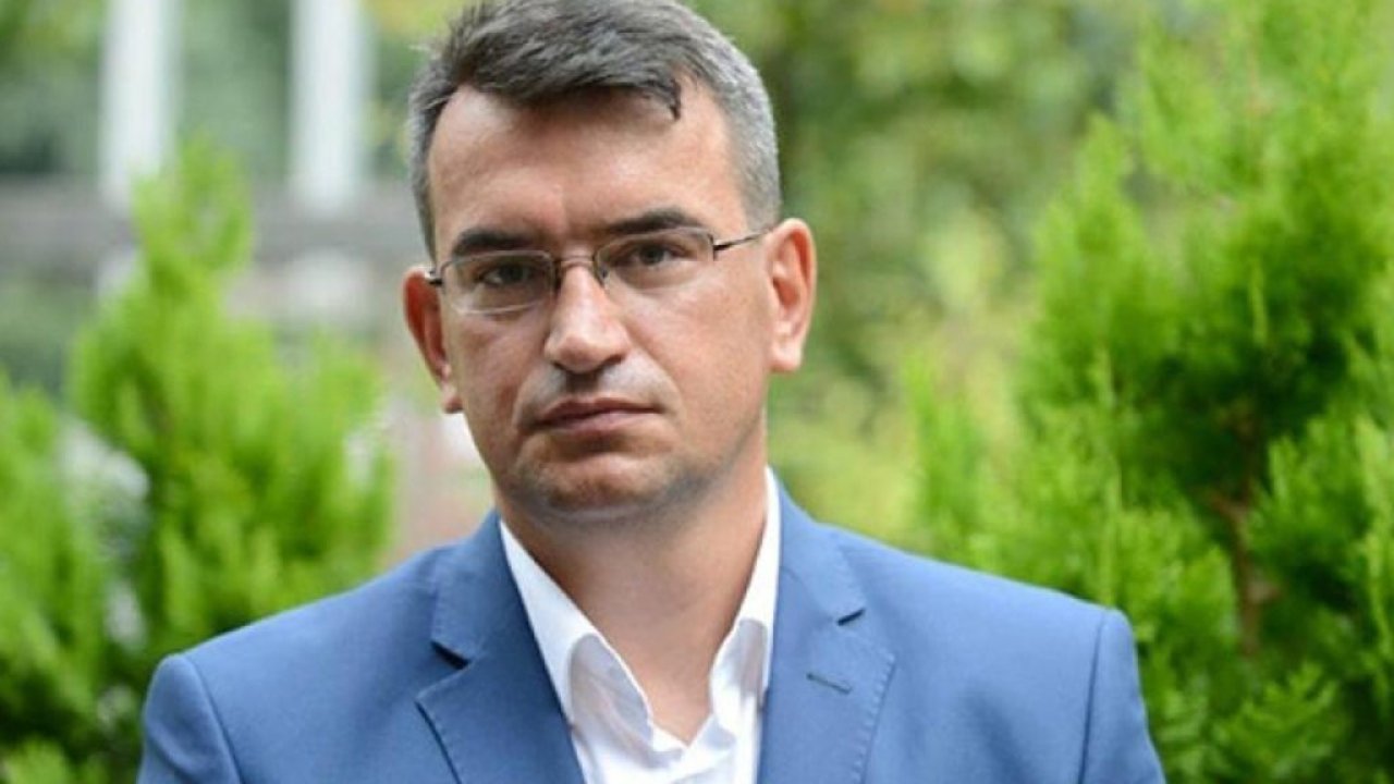 HaberTürk yazarı Par: Metin Gürcan, partisini zor duruma sokmak istemiyorsa ihraç edilmeyi beklemeden sessizce