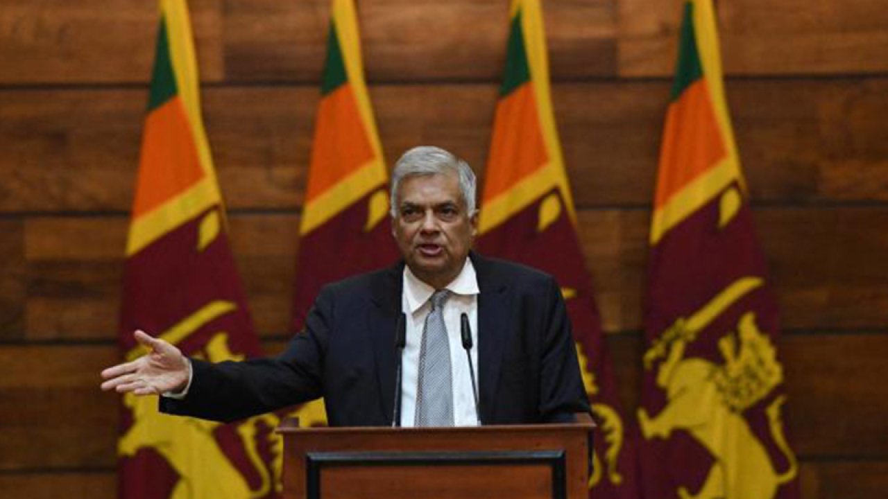 Hayat pahalılığı yüzünden başbakan istifa etmişti: Sri Lanka'da yeni başbakan görevine başladı