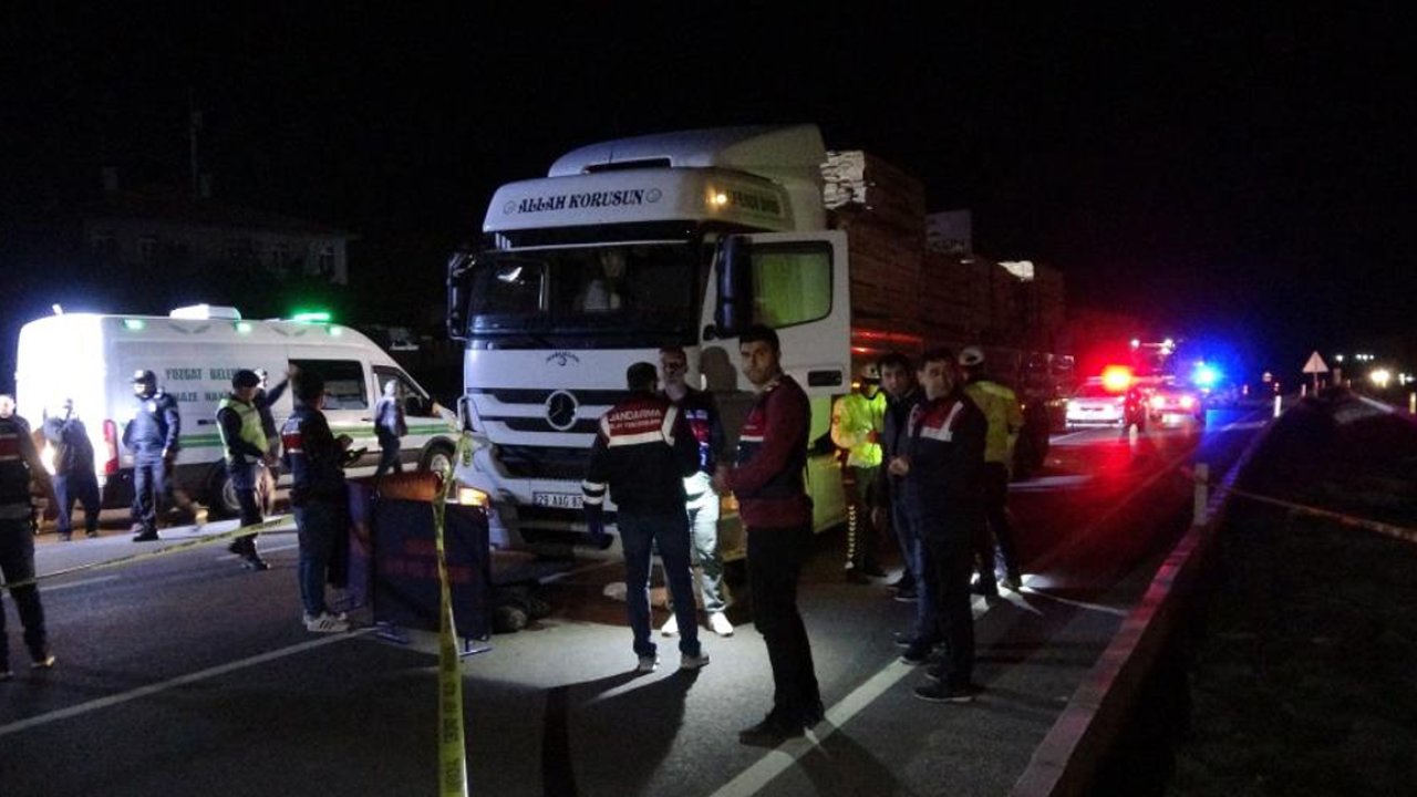 Önce milli güreşçimiz Rıza Kayaalp ardından tır çarptı: Yolun karşısına geçmeye çalışan yaya hayatını kaybetti