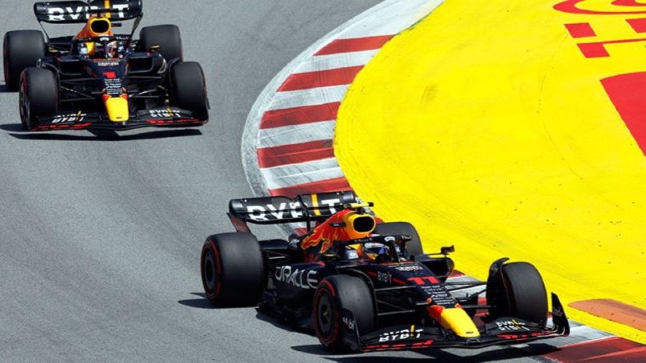 İspanya GP'sini kazanan Verstappen zirveye oturdu