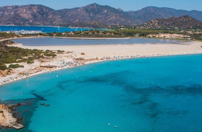 Plajdan kum ‘çalan’ Fransız çifte altı yıl hapis cezası