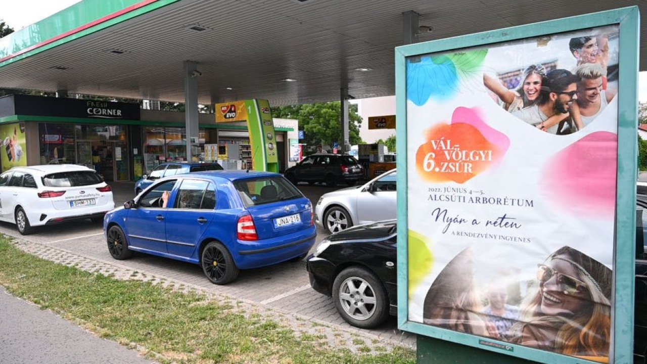 AKARYAKIT TURİZMİNDE HIRSIZLIK Macaristan'da ucuz benzin için araçların plakaları çalınıyor