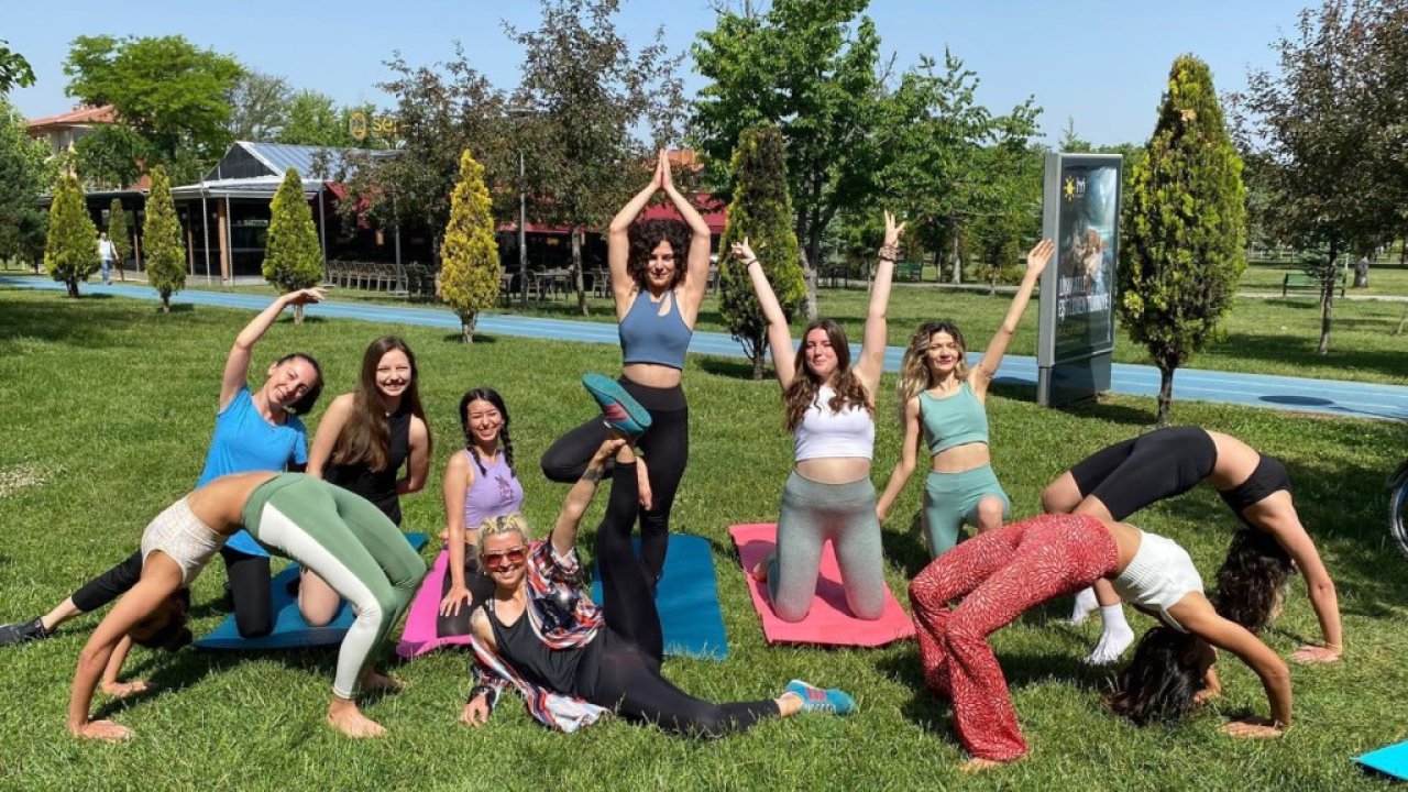 HaberTürk yazarı Kübra Par: Eskişehir’de 'yoga yasağı' pek zannettiğimiz gibi değilmiş...