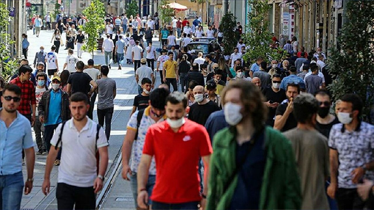Yeni Şafak yazarı: Hükümet dar gelirlilere kaynak aktardıkça hop oturup hop kalkıyorlar