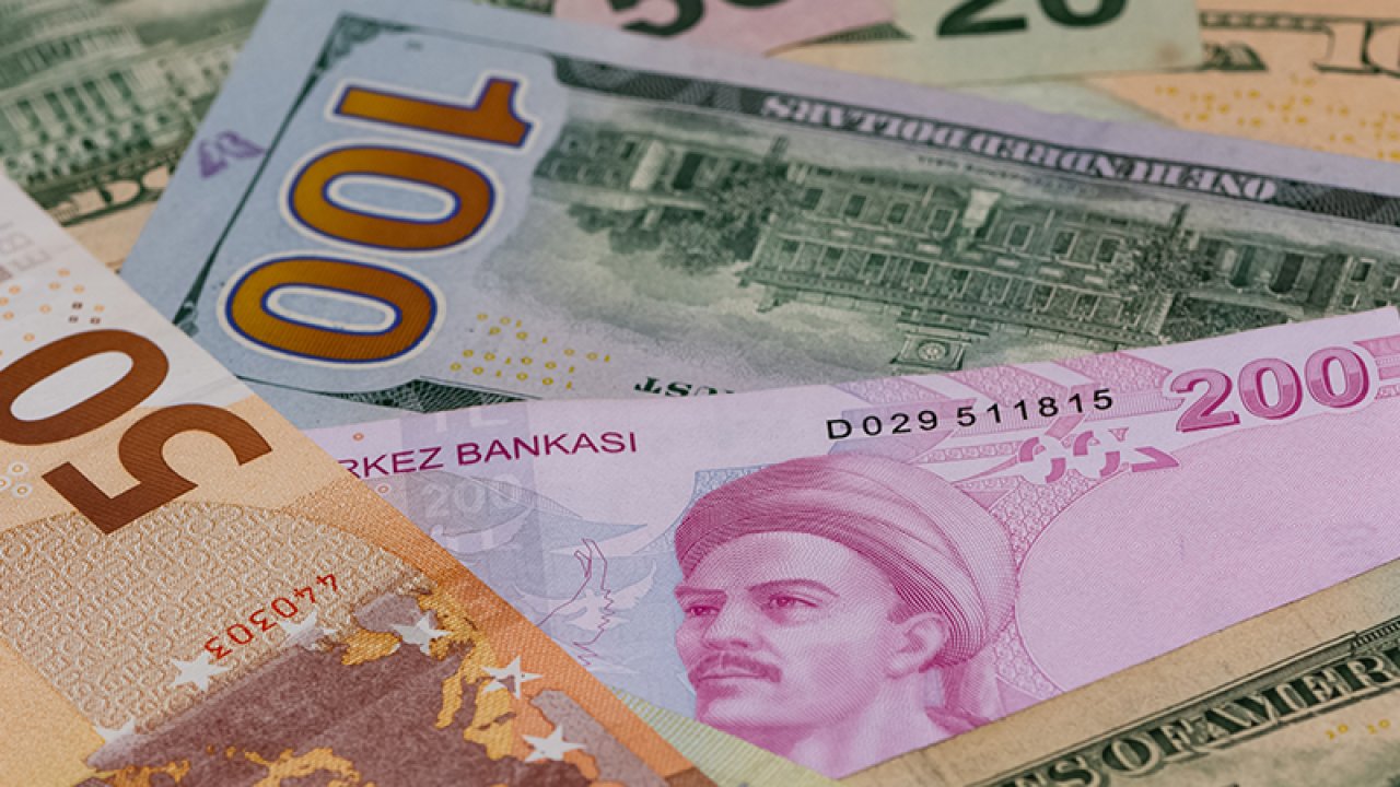 Gün içinde 17,52'yi gördü: Dolar 16,70'e kadar geriledi