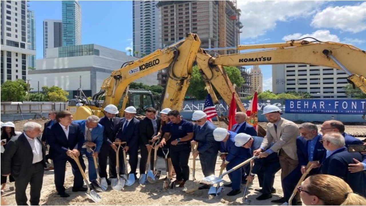 Binali Yıldırım Miami’de lüks apartmanın temelini attı