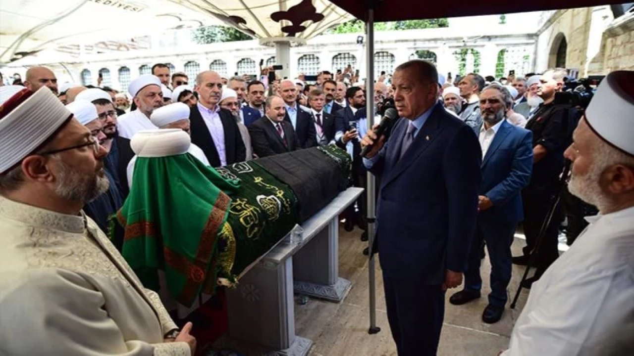 Atatürkçü Düşünce Derneği, 'tarikat şeyhi' Mahmut Ustaosmanoğlu’nun cenazesini yargıya taşıyor