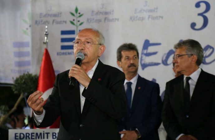 Kılıçdaroğlu Edremit Kitap Fuarı'nda: Demokrasinin önündeki engelleri kaldıracağız