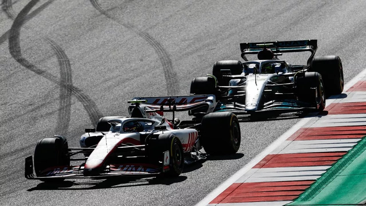 Schumacher: Hamilton ile mücadele etmemem gerekirdi