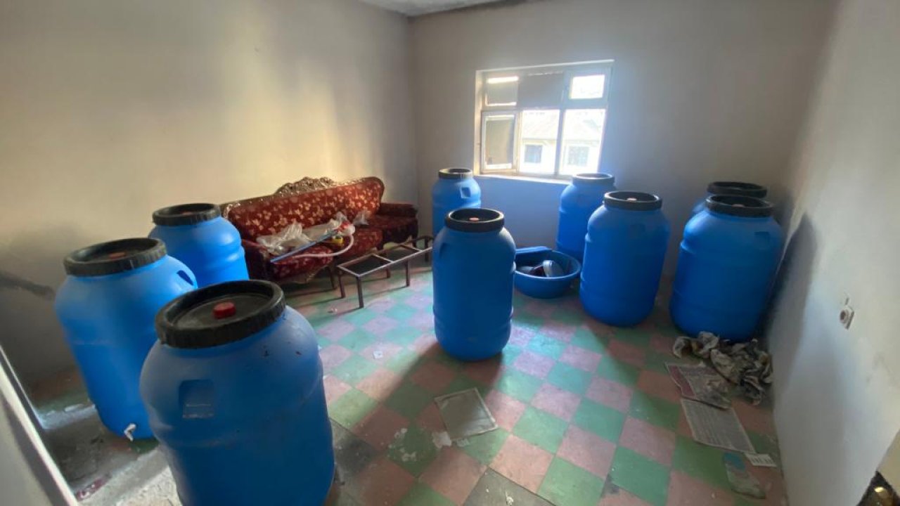 SAHTE İÇKİ SATIŞ VE ÜRETİMİ ARTTI 5 ton 420 litre sahte içki ele geçirildi