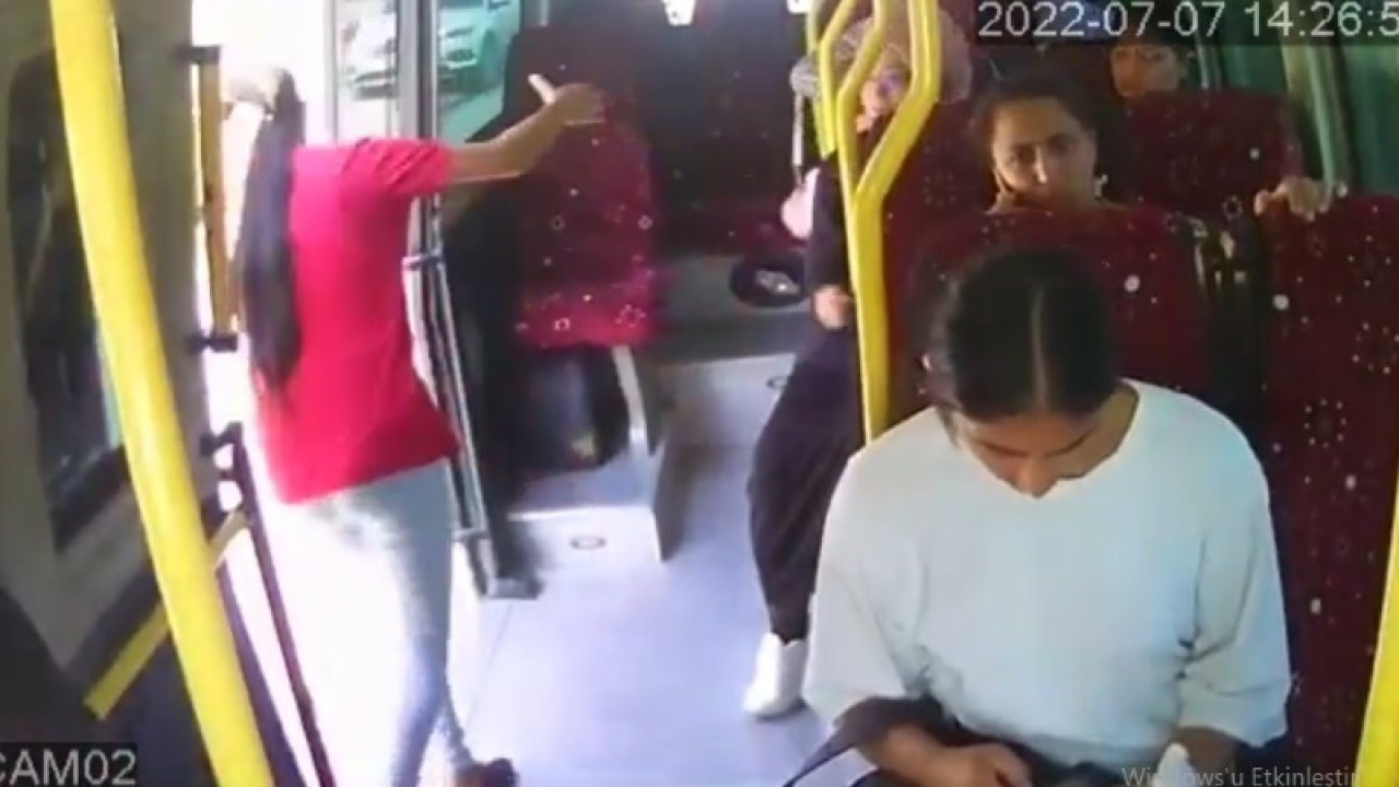 Minibüsten düşen kadın hayatını kaybetti; şoför tutuklandı