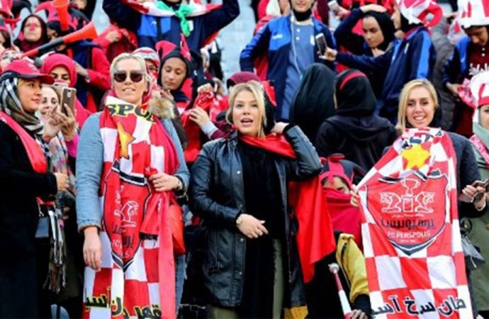 İranlı kadınlar 40 yıl sonra statlara geri dönüyor