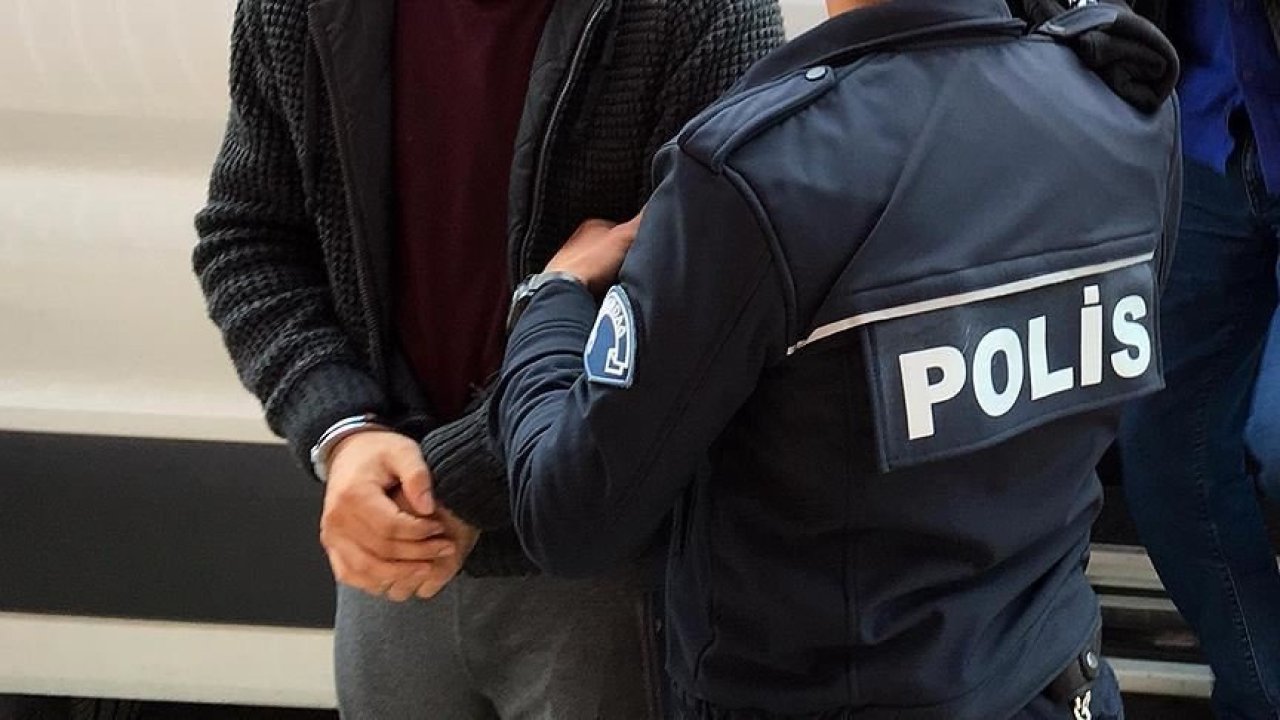 Doktoru tehdit eden,