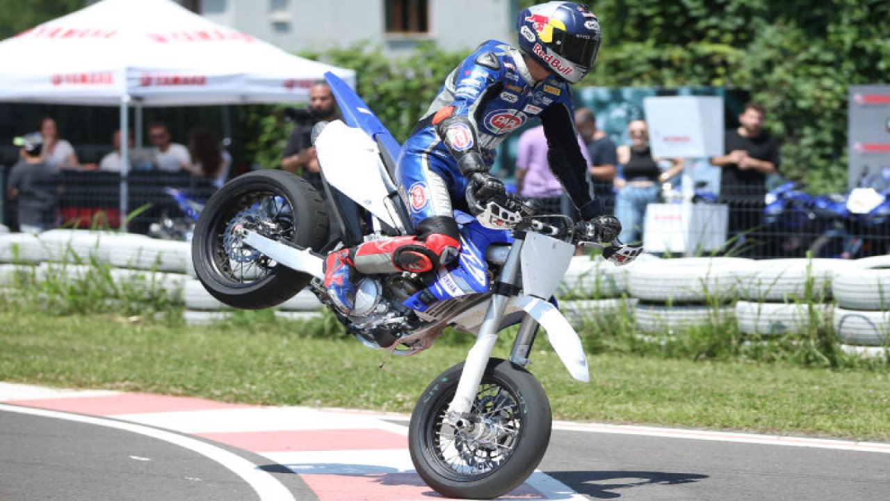 İngiltere Grand Prix’inde zafer Razgatlıoğlu’nun